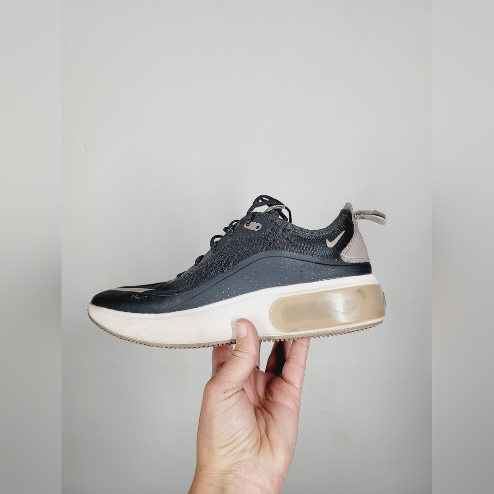 Nike Wmns Air Max Dia 'Black Pumice' Sneakers, Size 9